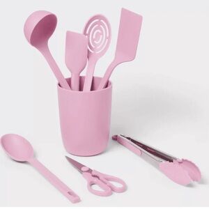Room Essentials 8pc Pink Utensil Set.New Without Tag